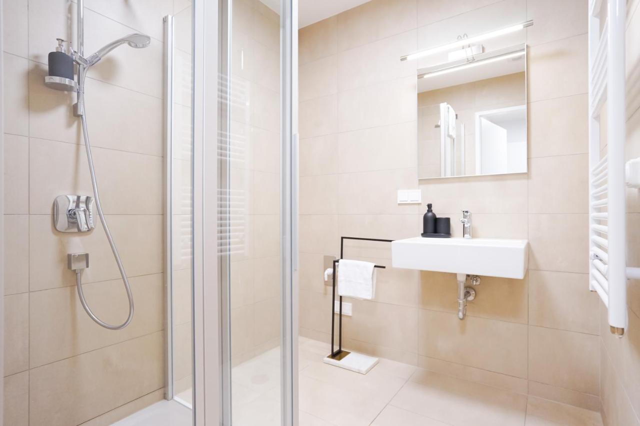 Boutique Studio With Terrace And Pool Vienna Exterior photo